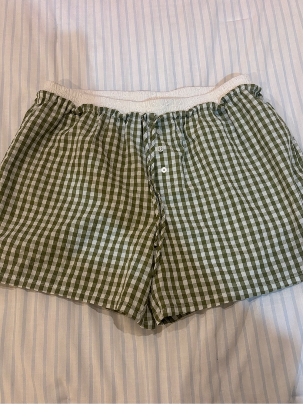 Things between shorts